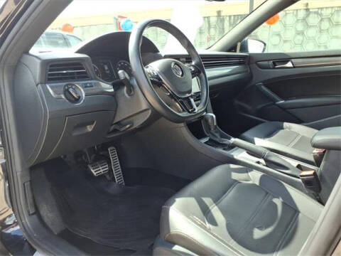 2022 Volkswagen Passat R-Line