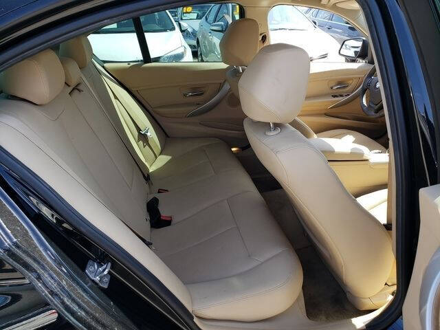 2016 BMW 3 Series 320i