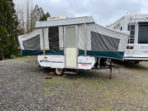 2000 Coleman Destiny