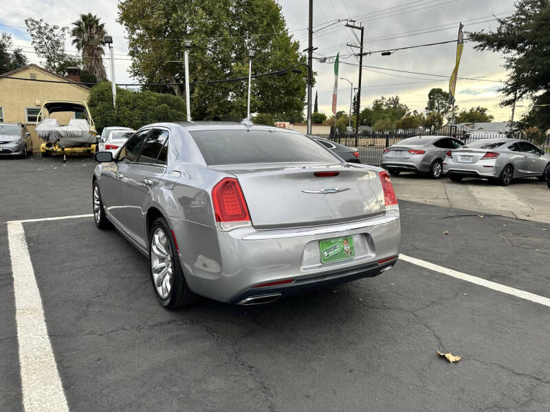 2018 Chrysler 300 Limited