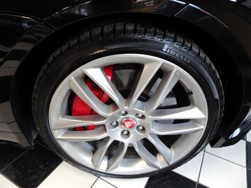 2017 Jaguar F-TYPE R