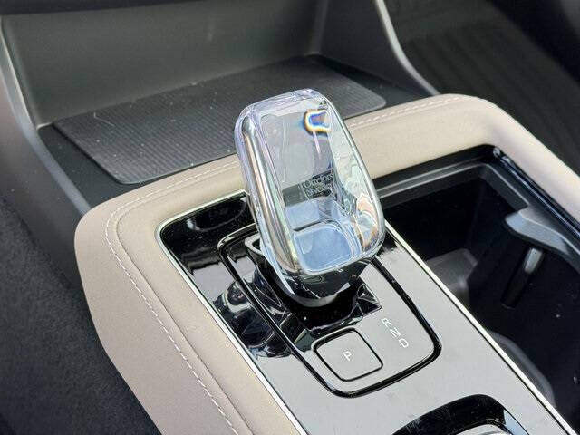 2026 Volvo XC90 T8 Plus 7P