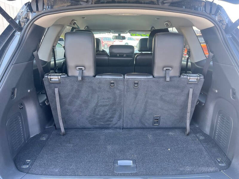 2017 Nissan Pathfinder SL