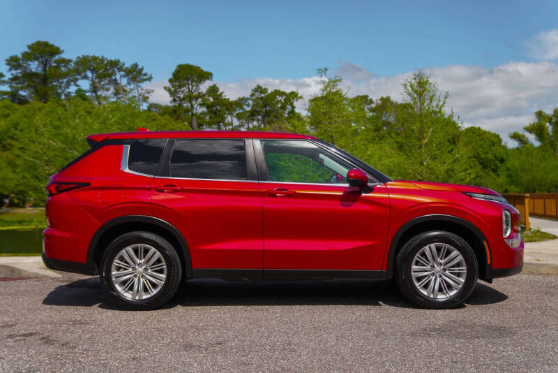 2022 Mitsubishi Outlander ES