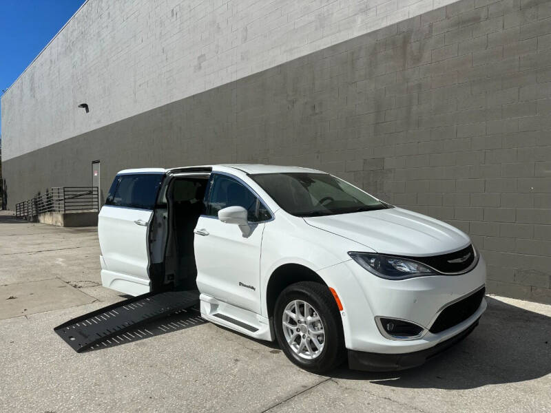 2020 Chrysler Pacifica Touring
