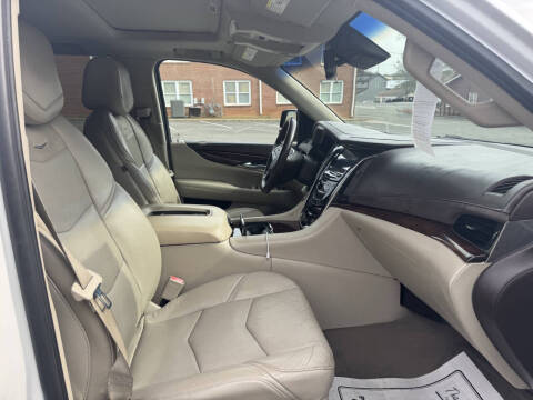 2016 Cadillac Escalade Luxury Collection