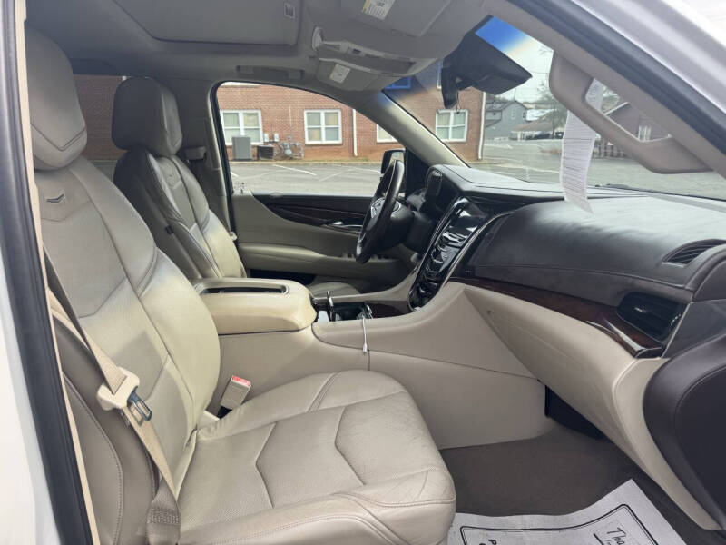 2016 Cadillac Escalade Luxury Collection