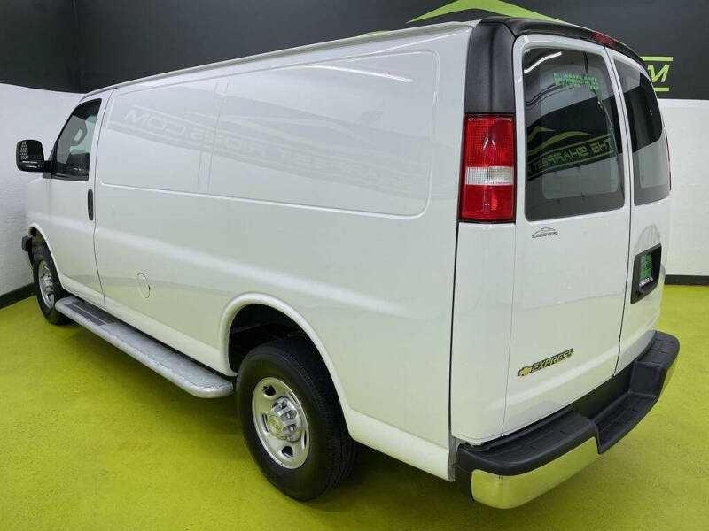 2022 Chevrolet Express 2500