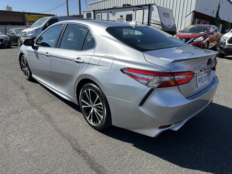 2019 Toyota Camry SE