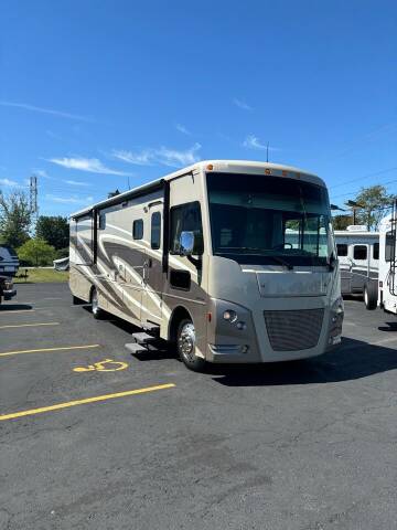 2017 Winnebago Vista 35F for sale at American Boat & Rv in Sandusky OH