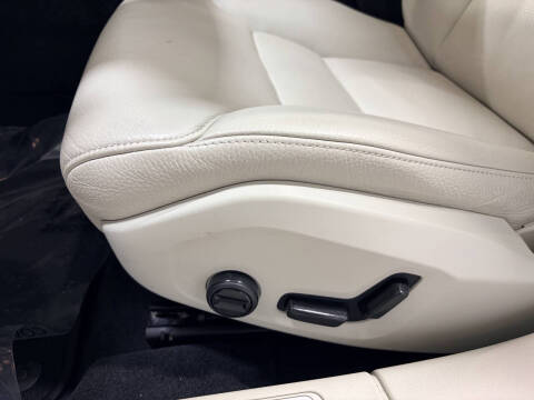 2024 Volvo S60 Recharge T8 Core Dark Theme