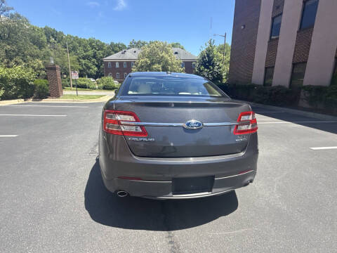 2015 Ford Taurus SEL