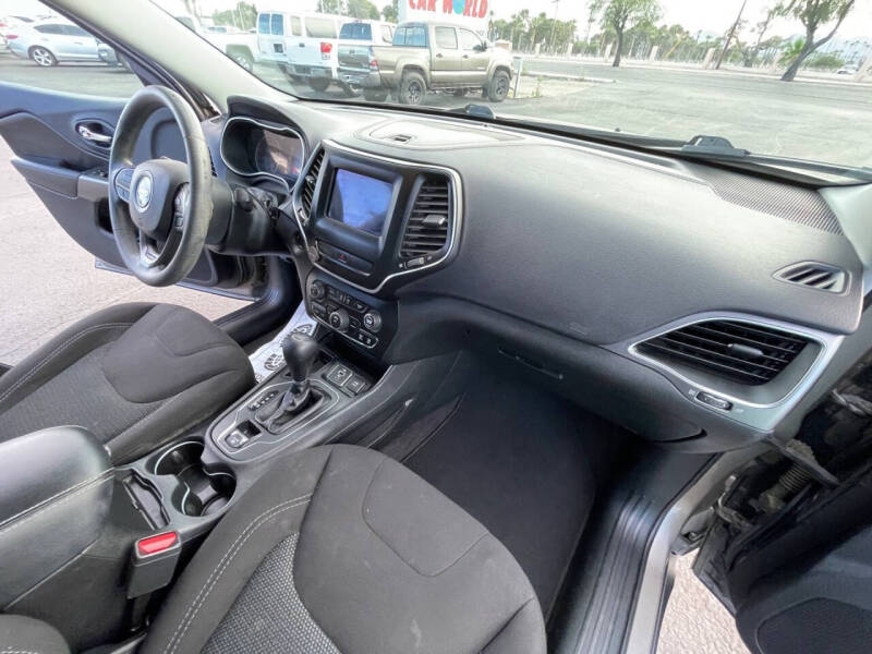 2019 Jeep Cherokee Latitude