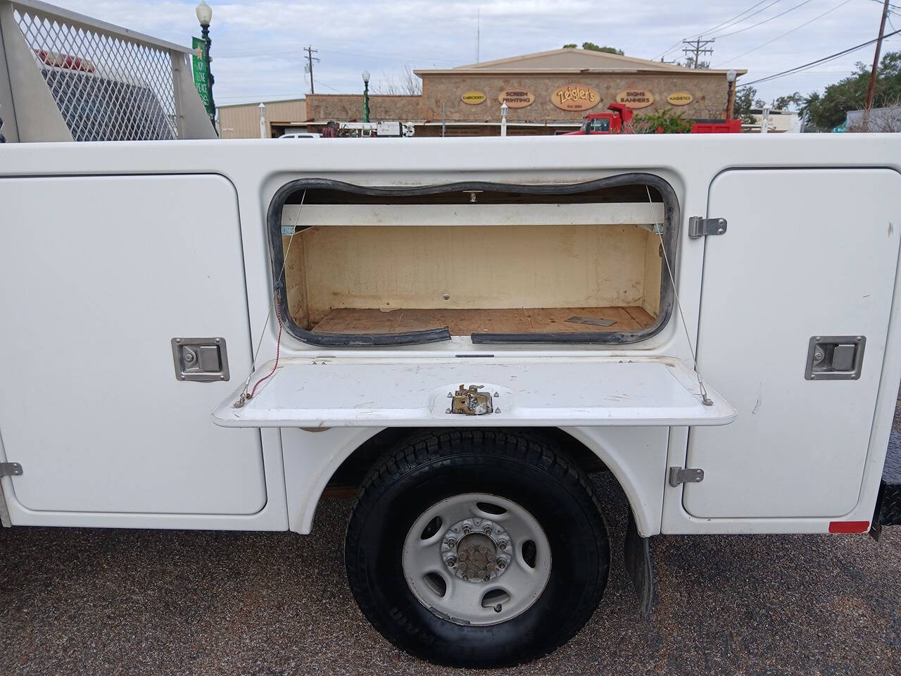 2006 GMC Sierra 2500HD for sale at Plunkett Automotive in Angleton, TX