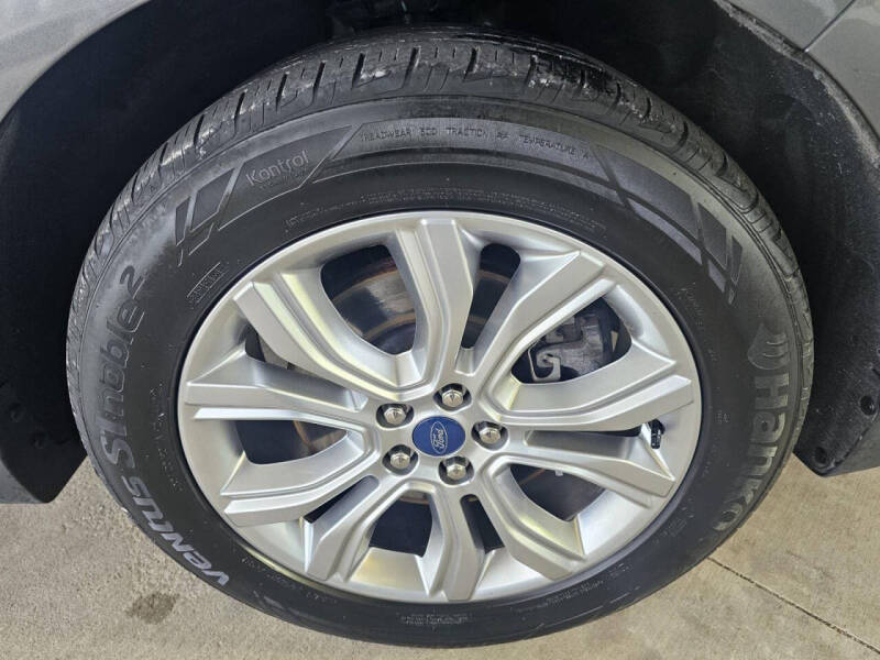 2020 Ford Edge Titanium