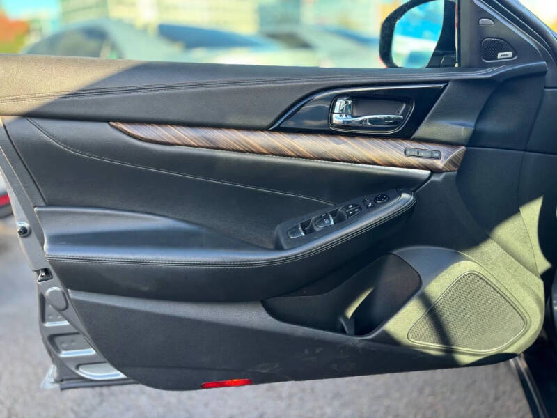 2017 Nissan Maxima Platinum