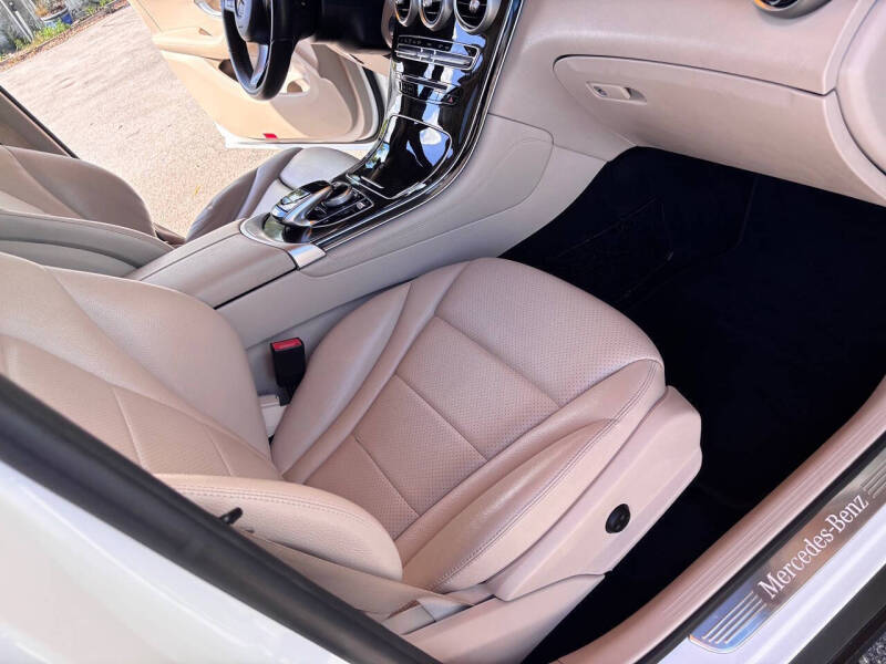 2017 Mercedes-Benz GLC GLC 300