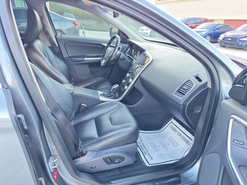 2016 Volvo XC60 T5 Drive-E Premier