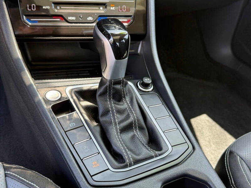 2025 Volkswagen Jetta SEL