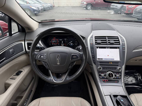 2017 Lincoln MKZ Select