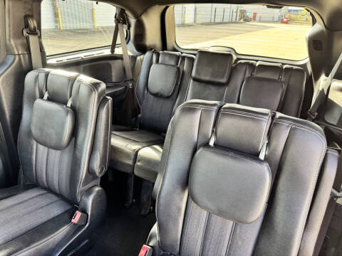 2015 Chrysler Town and Country S