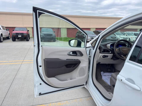 2017 Chrysler Pacifica Touring