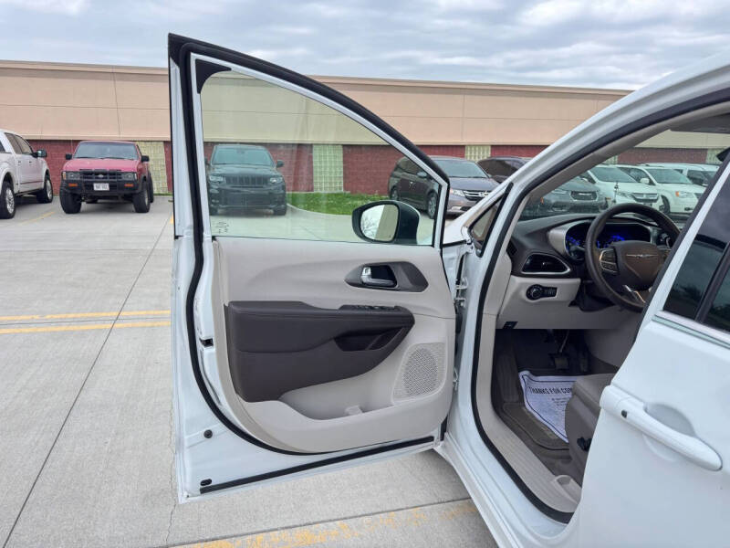 2017 Chrysler Pacifica Touring