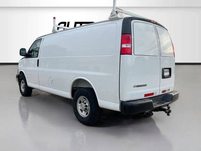 2025 Chevrolet Express 2500