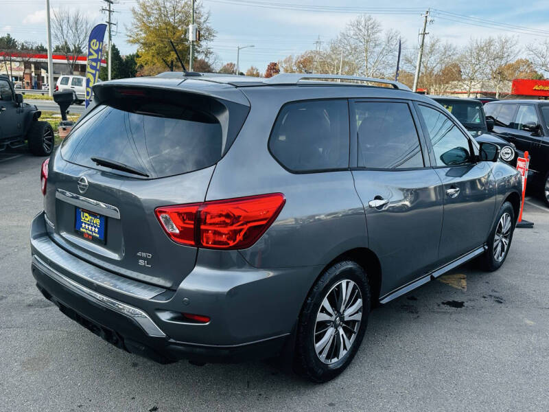 2017 Nissan Pathfinder SL