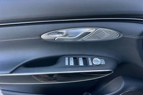 2025 Genesis GV70 2.5T Standard