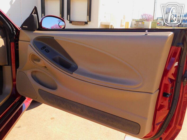 2004 Ford Mustang GT Deluxe