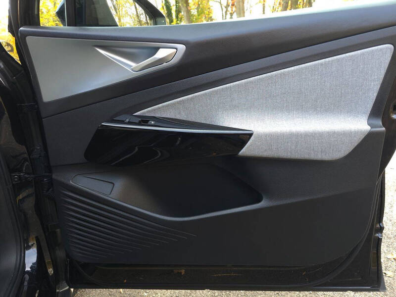 2023 Volkswagen ID.4 Pro