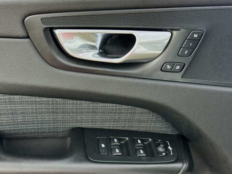 2023 Volvo XC60 B5 Core