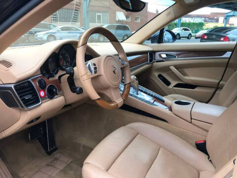 2011 Porsche Panamera 4