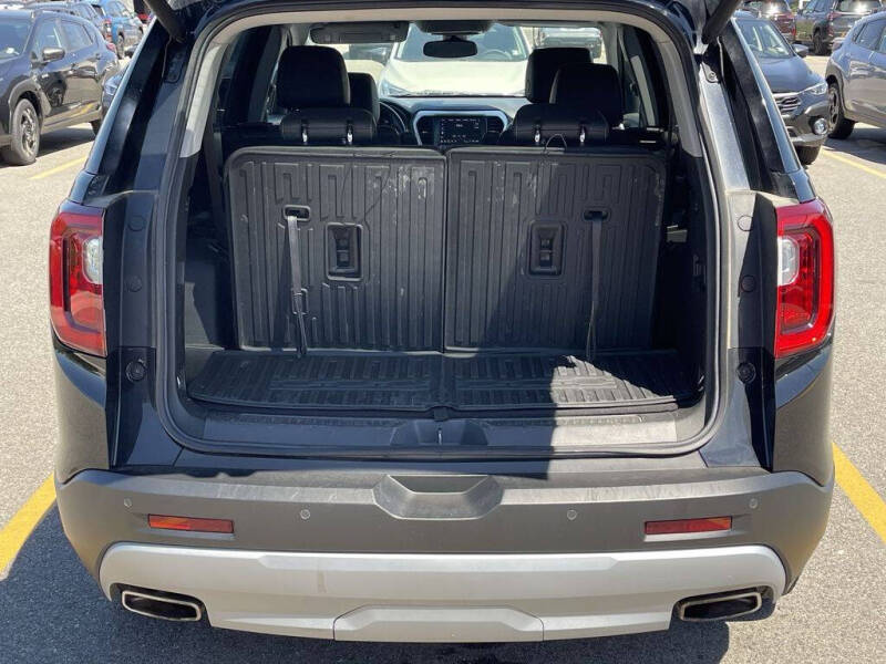 2023 GMC Acadia SLT