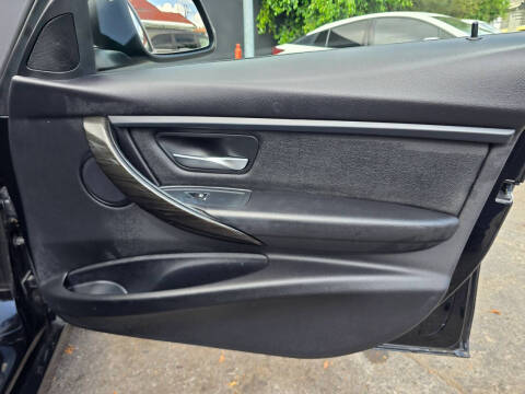 2018 BMW 3 Series 320i