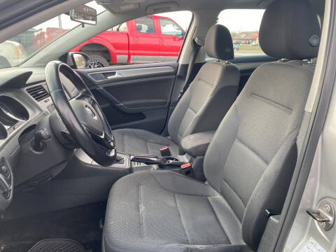 2016 Volkswagen Golf TSI S