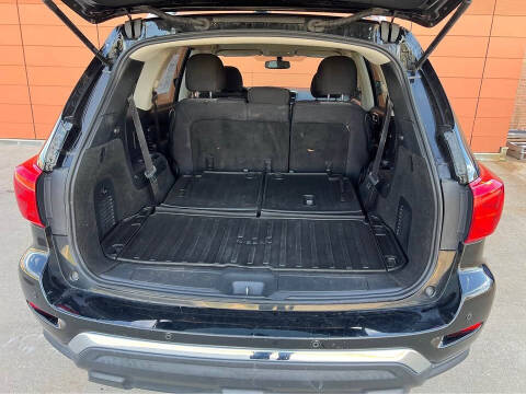 2020 Nissan Pathfinder SV