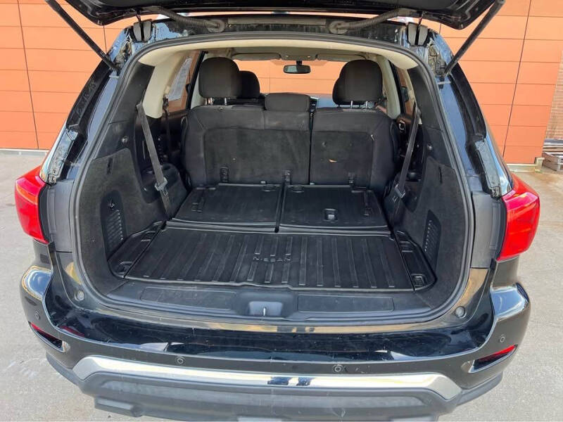 2020 Nissan Pathfinder SV