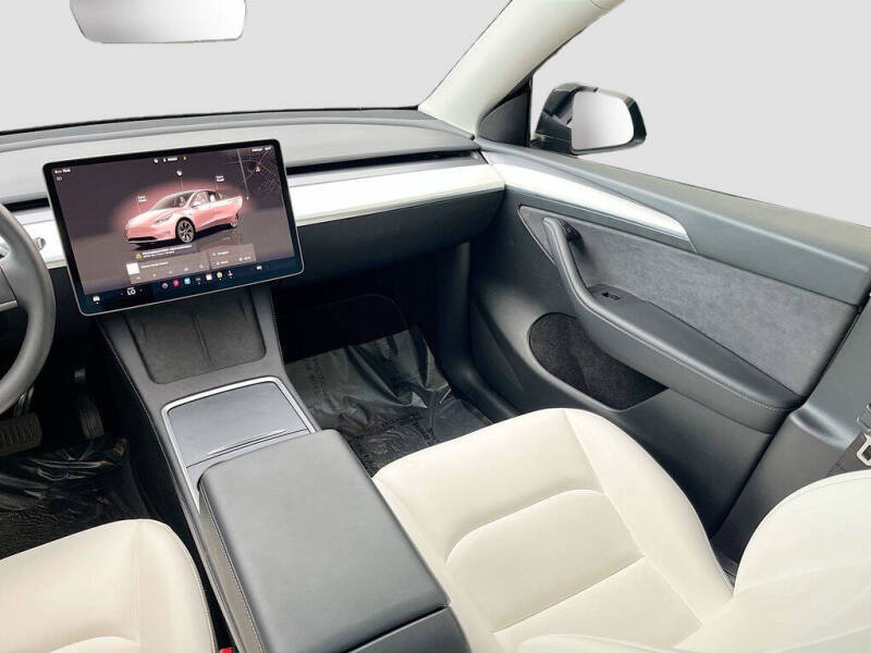 2025 Tesla Model Y Long Range