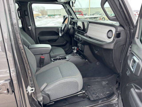 2024 Jeep Gladiator NightHawk