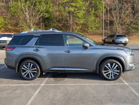 2024 Nissan Pathfinder Platinum