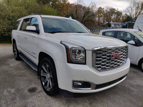 2018 GMC Yukon XL for sale at Gamble Motor Co in La Follette TN