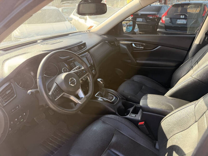 2020 Nissan Rogue SL