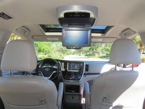 2017 Toyota Sienna XLE Premium 8-Passenger
