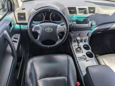 2012 Toyota Highlander SE