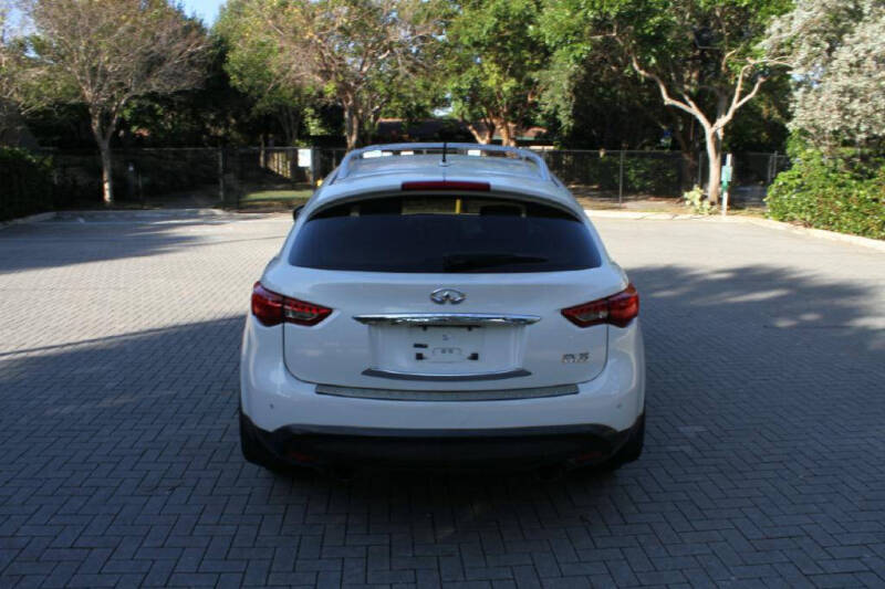 2012 Infiniti FX35