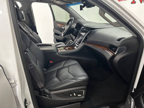 2017 Cadillac Escalade Luxury