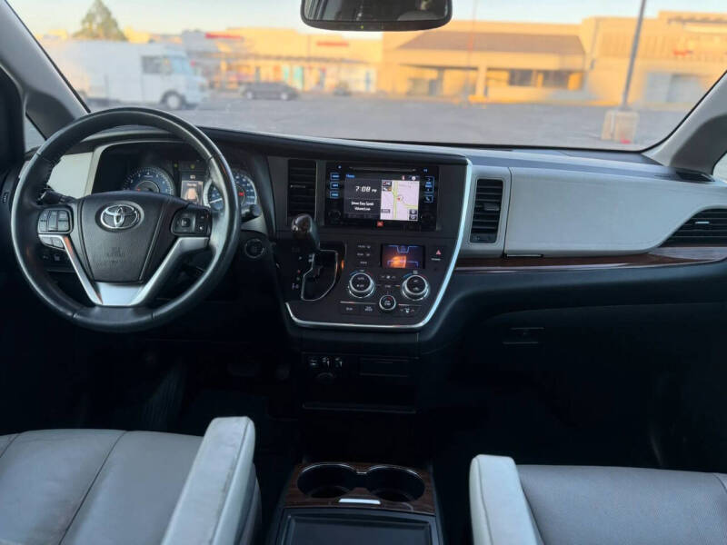 2016 Toyota Sienna