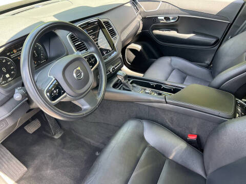 2020 Volvo XC90 T5 Momentum